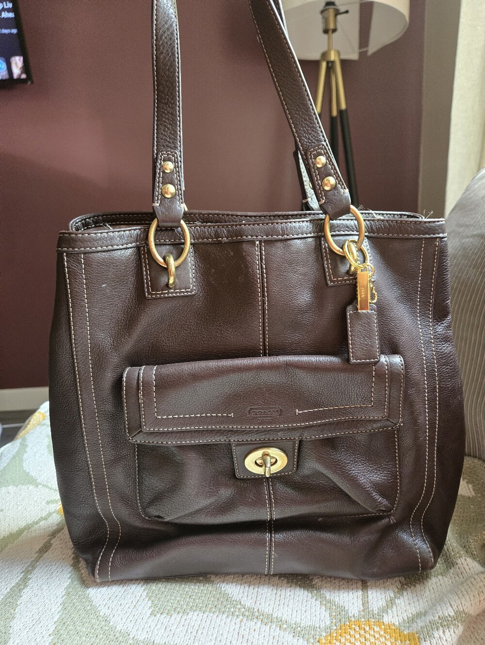 Vintage Coach Penelope Classic Brown Leather Tote Bag with Turn-Lock Pocket